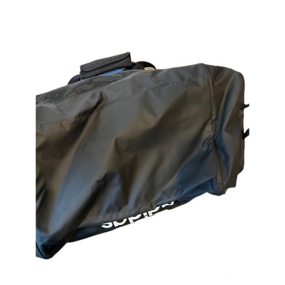 Adidas Defender Medium 20"x12"x10" Black Duffel Gym Bag - Picture 6 of 6